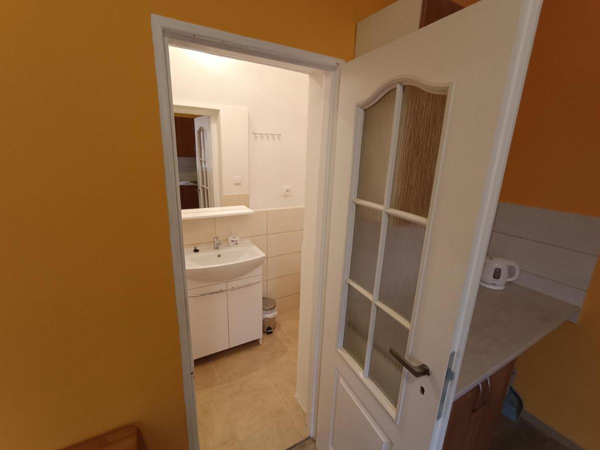 Apartman Horni Slavkov Hodinarstvi Bagian luar foto