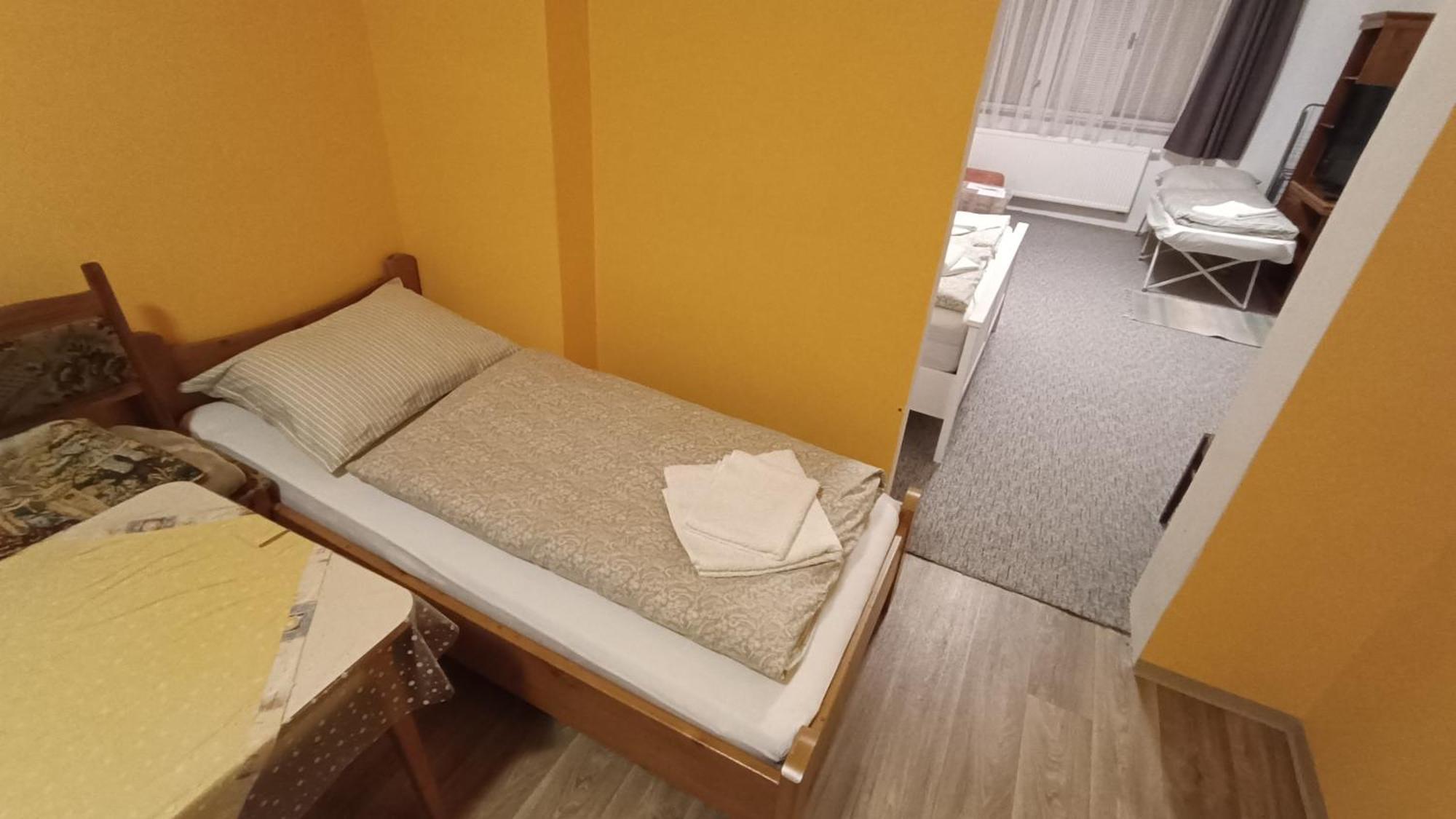 Apartman Horni Slavkov Hodinarstvi Bagian luar foto